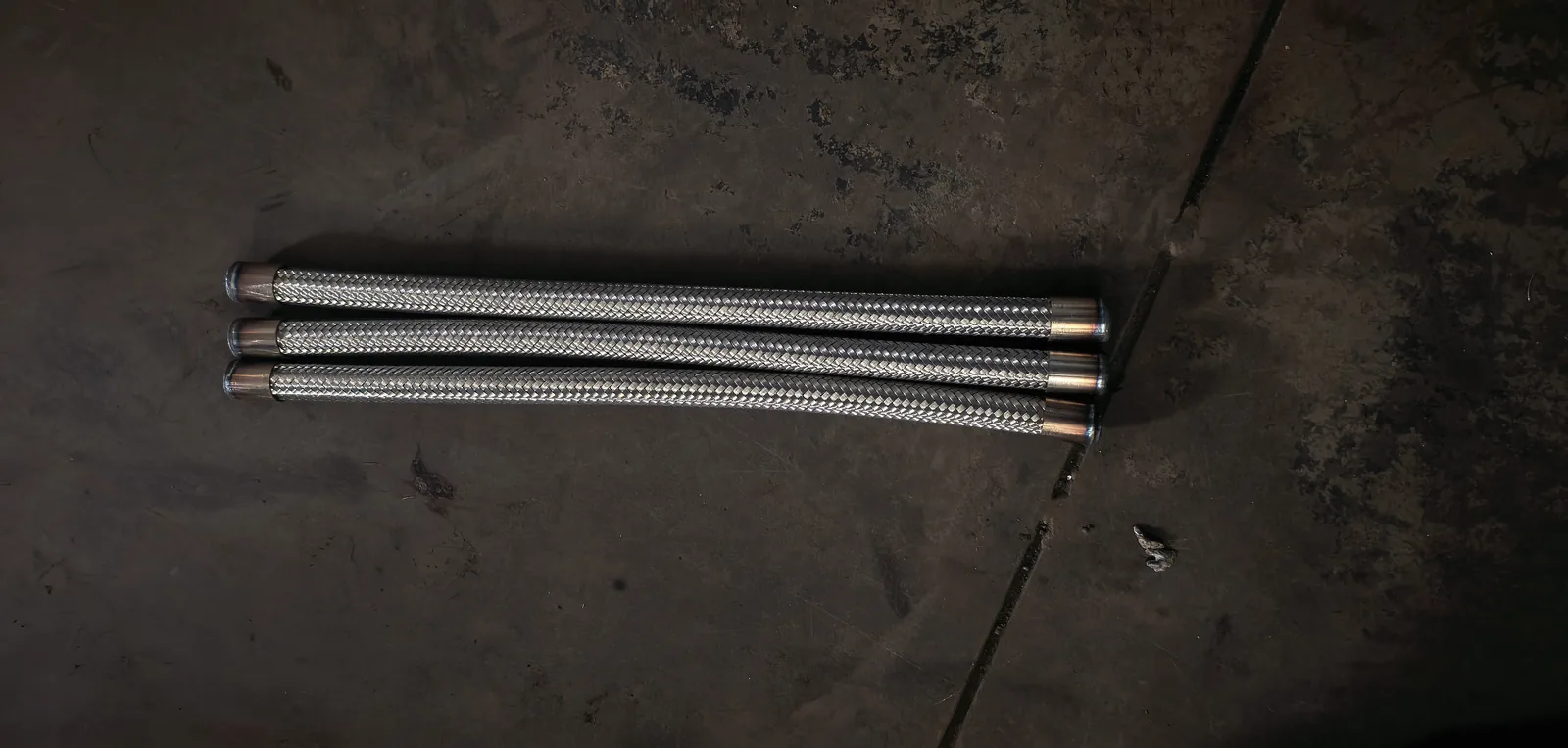 Straight stainless compressor tubing assemblies