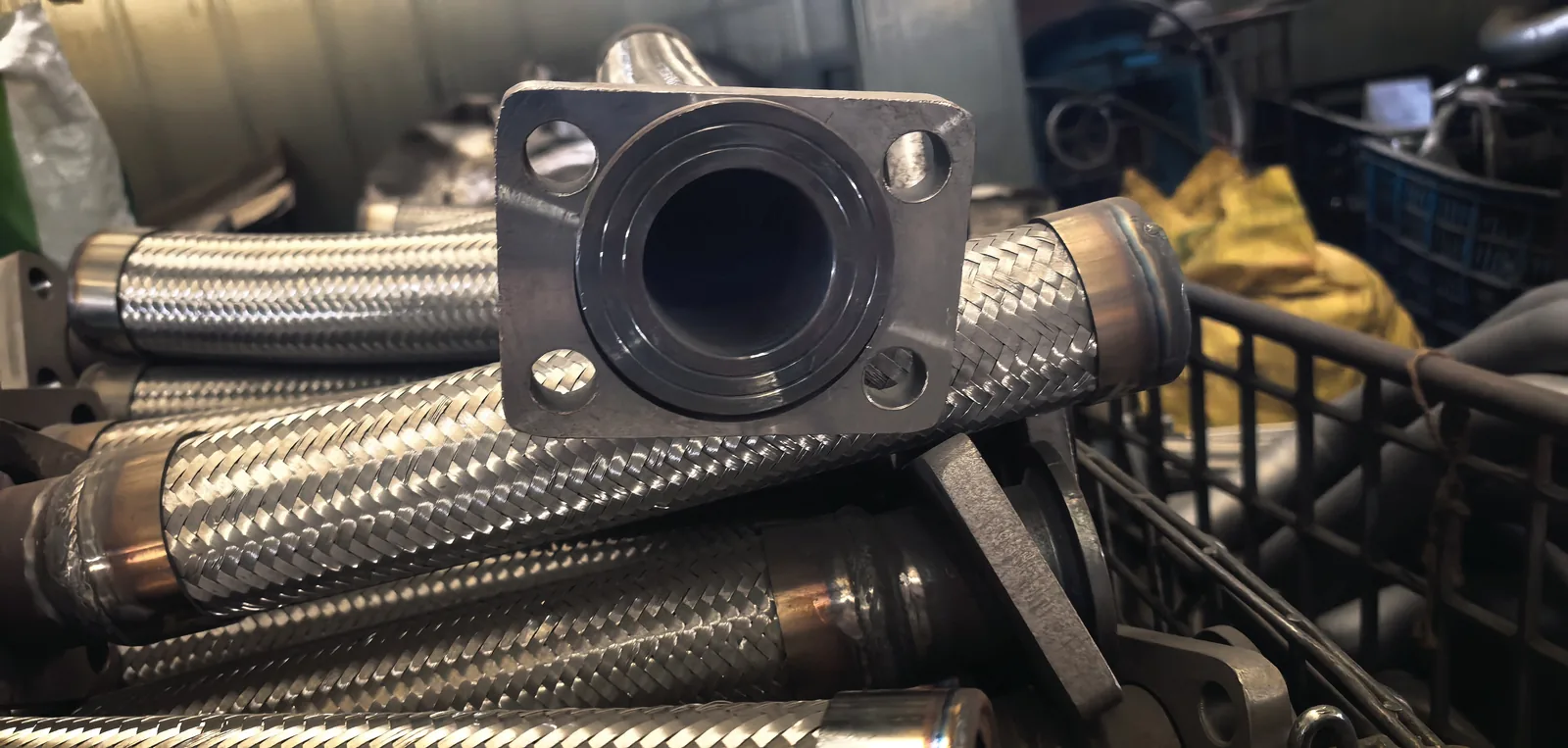 Stainless braided compressor hose with flange fitting