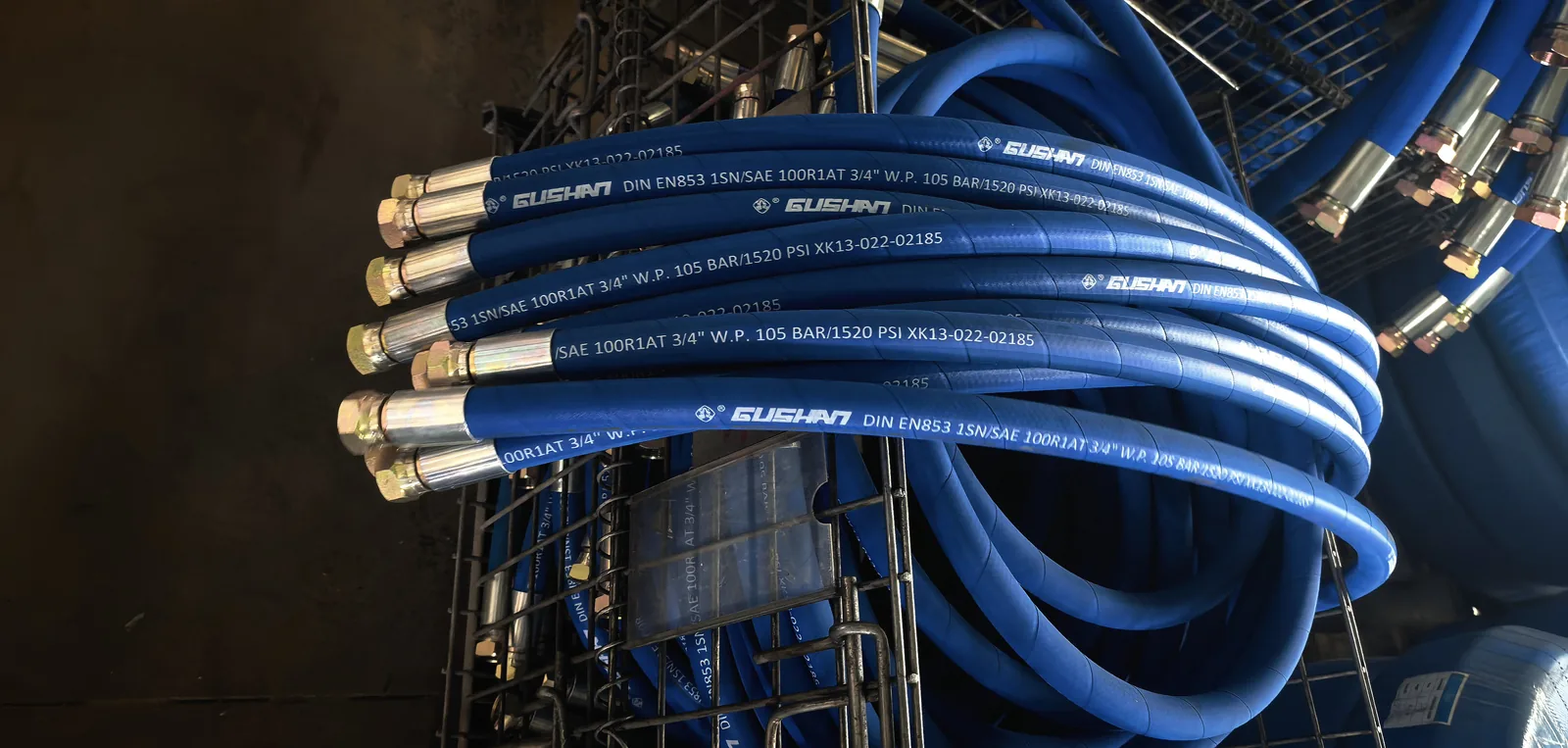 Custom blue compressor flexible hose assemblies with brass fittings